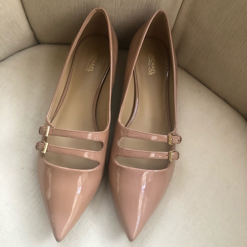 Chic pointy patent leather MK FLATS NEW NEVER WORN STILL IN THE BOX